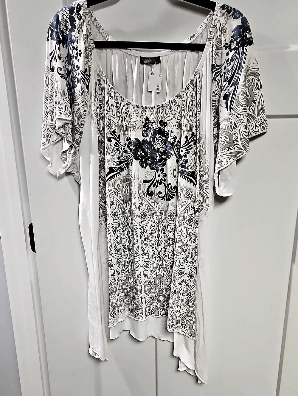 Vanilla Sugar Floral Tunic in White & Blue Size 3X NWot